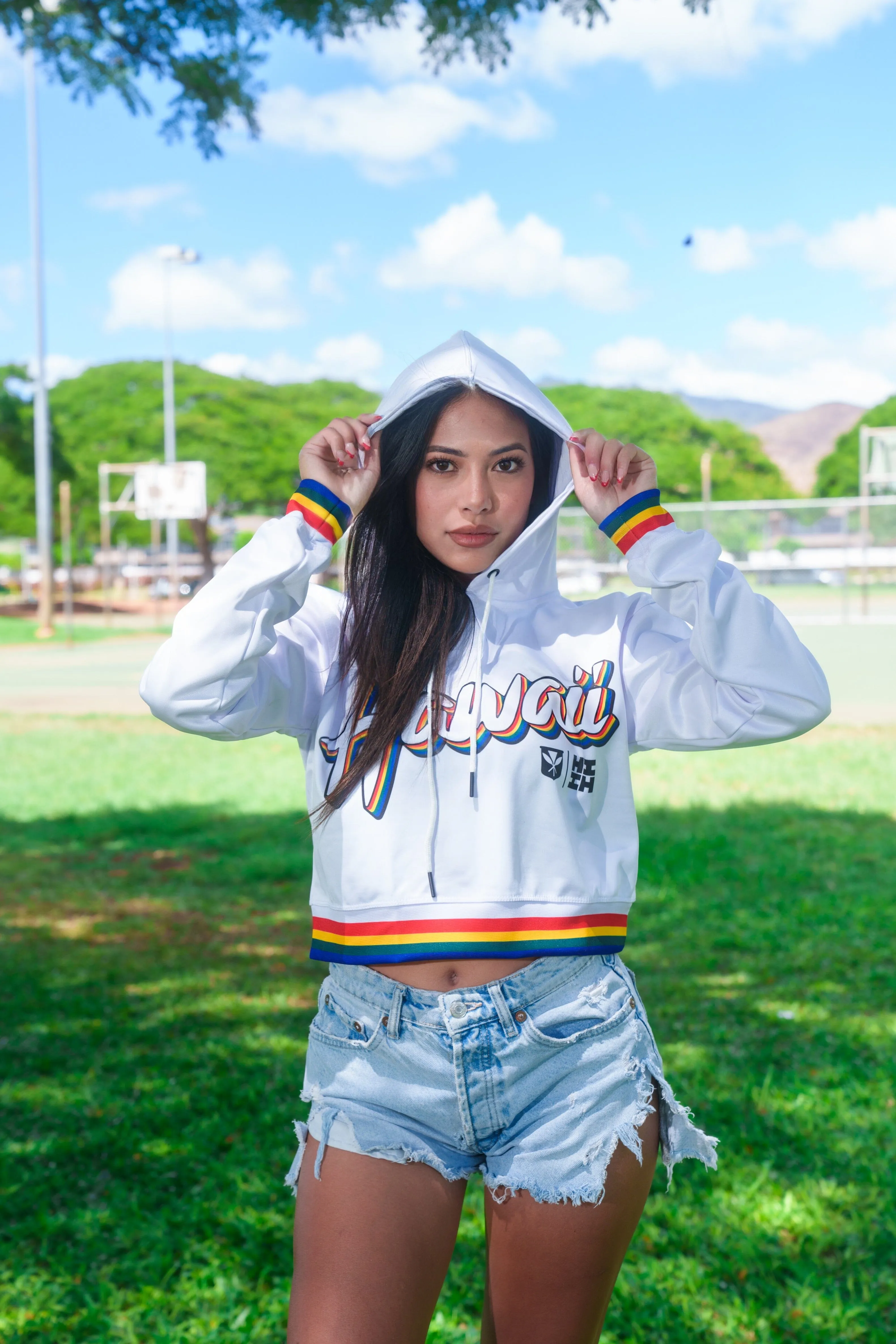 WHITE UH RETRO WOMEN'S CROP HOODIE